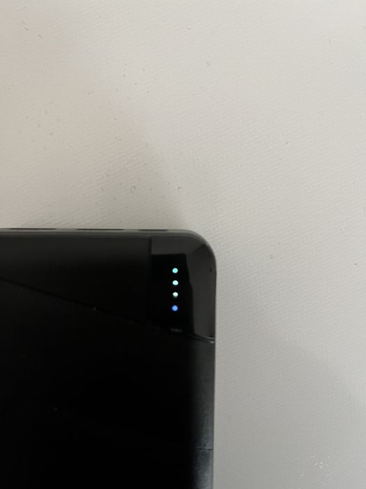 Vând  Baterie Externa 20.000 mAh (Negru)