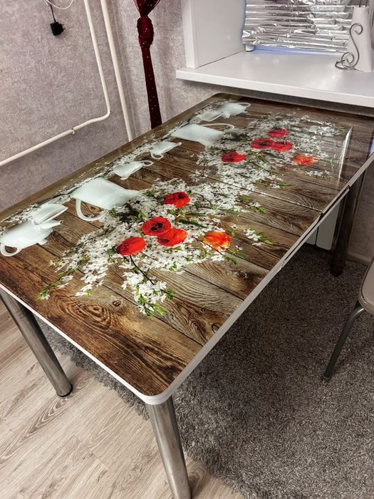 Стол кухонный. 30 000