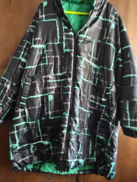 Дамско яке с две лица. Подходящо за есенно-зимния сезон.за есе