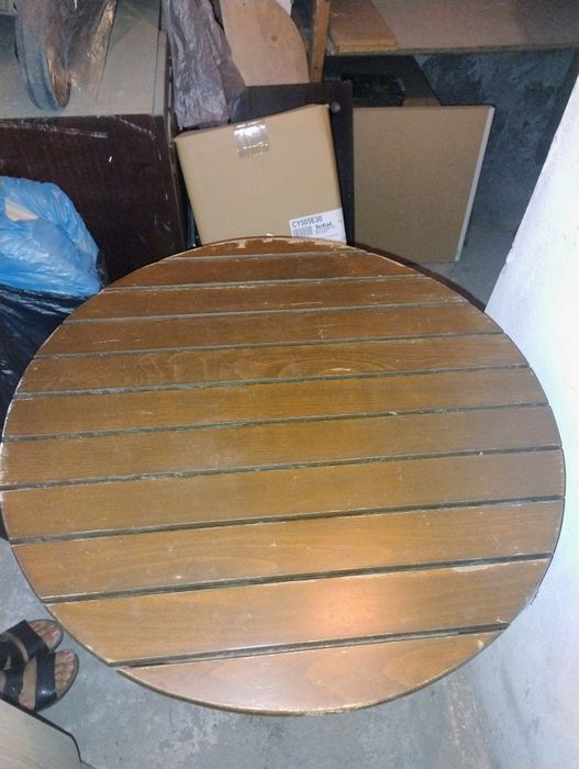 Дървена маса от масив