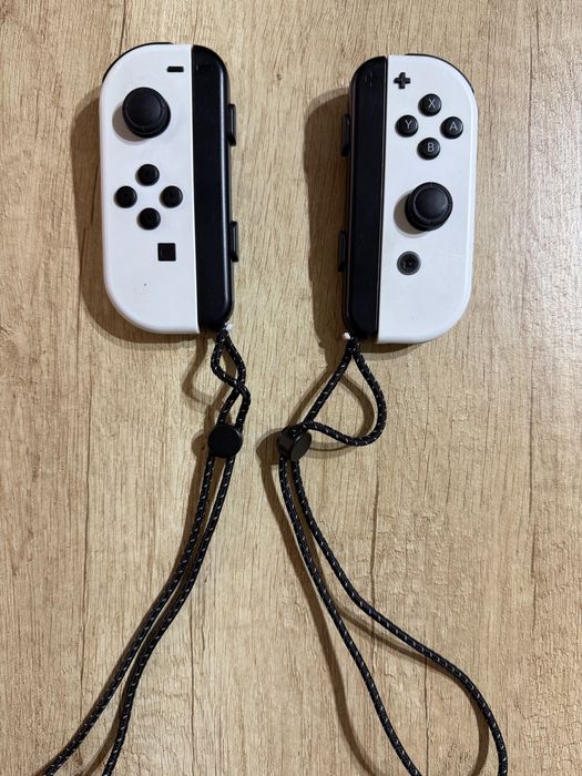 Nintendo Switch OLED + Pro Controller + Super Mario – Pachet Complet!