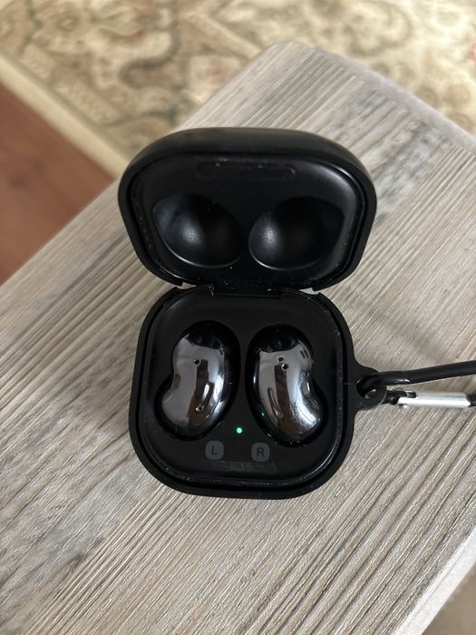 Samsung buds live наушник