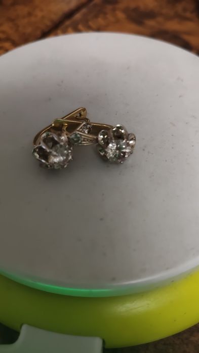 Продам серги 3 карата в паре