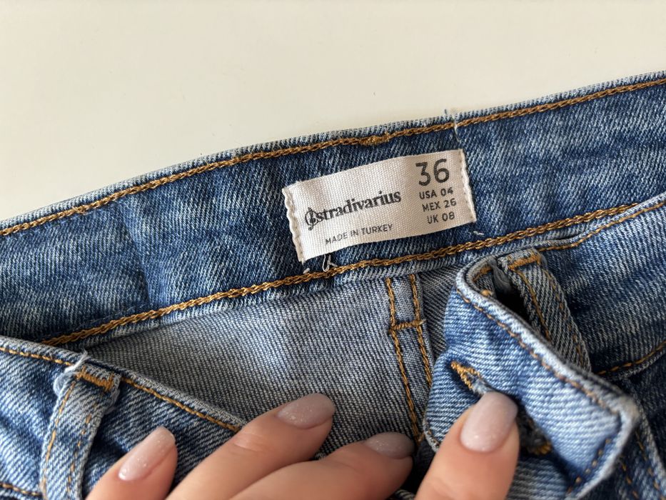 Дънки Bershka с камъчета