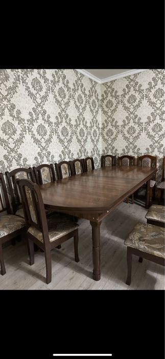 Столь со стулями