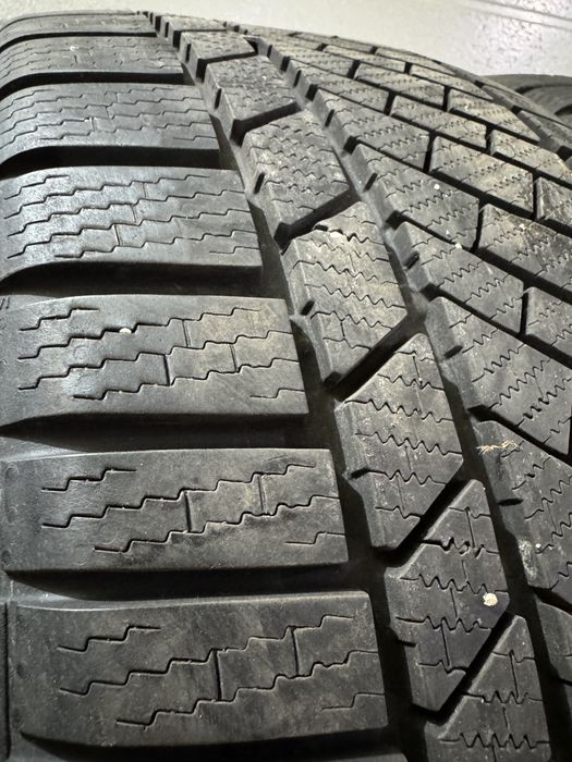 Continental 255 40 R20 iarna