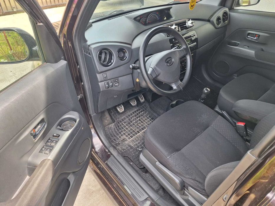 Vand Daihatshu Materia 1.5 Toyota Bb