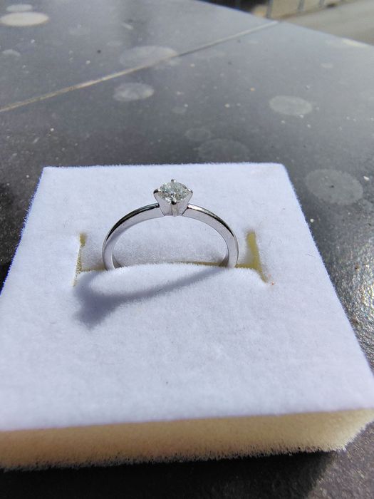 Годежен пръстен Virtuosa – естествен диамант 0.15 ct