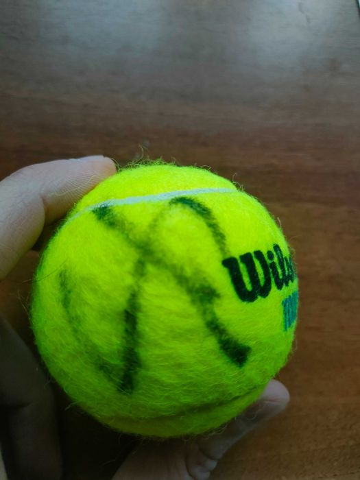 Minge de tenis semnata Stan Wawrinka