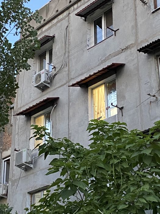 Навесы, козырьки, бельевые ролики, наружные конструкции