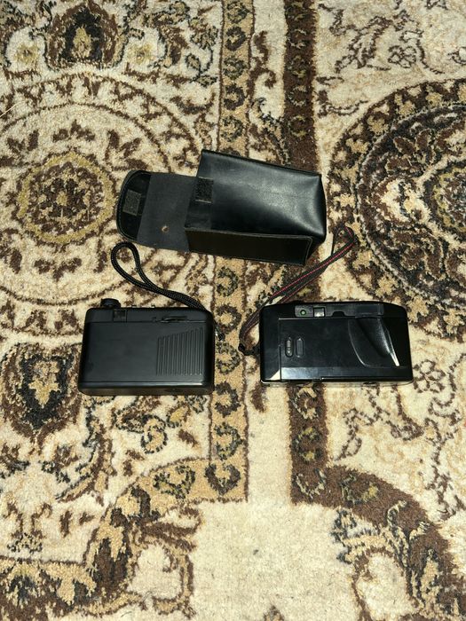 Vand doua aparate foto