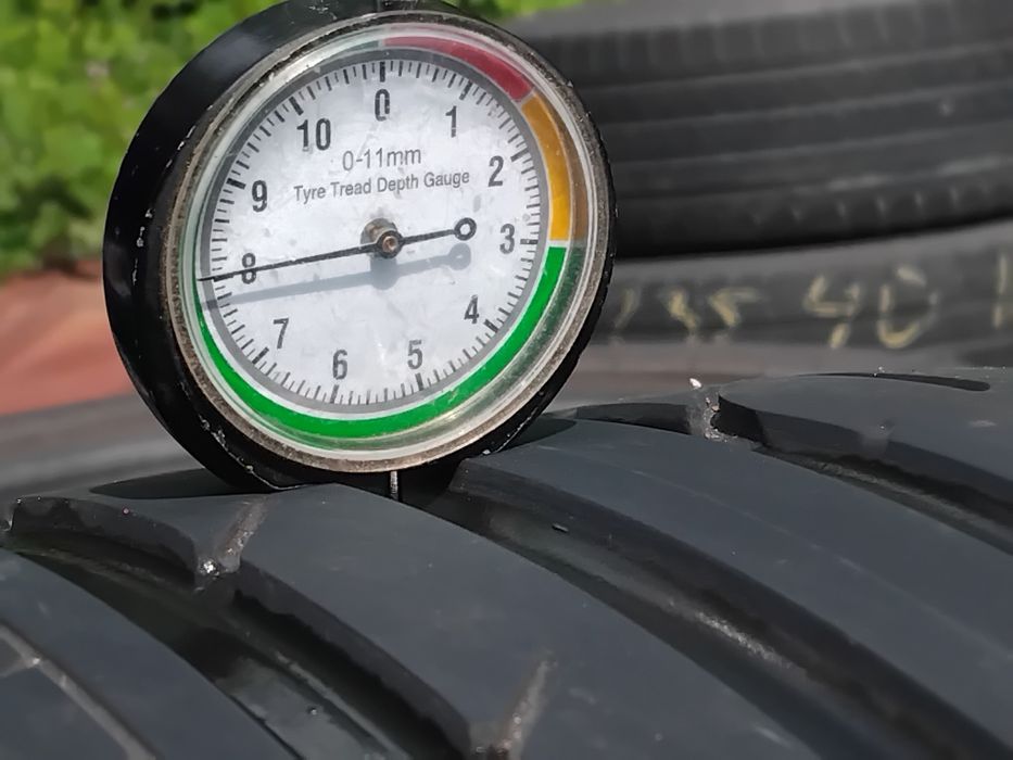 Гуми 225 45 19 Бриджстоун Bridgestone 2 броя - нов внос. Не са нови! Посочената цена е за един брой гума.