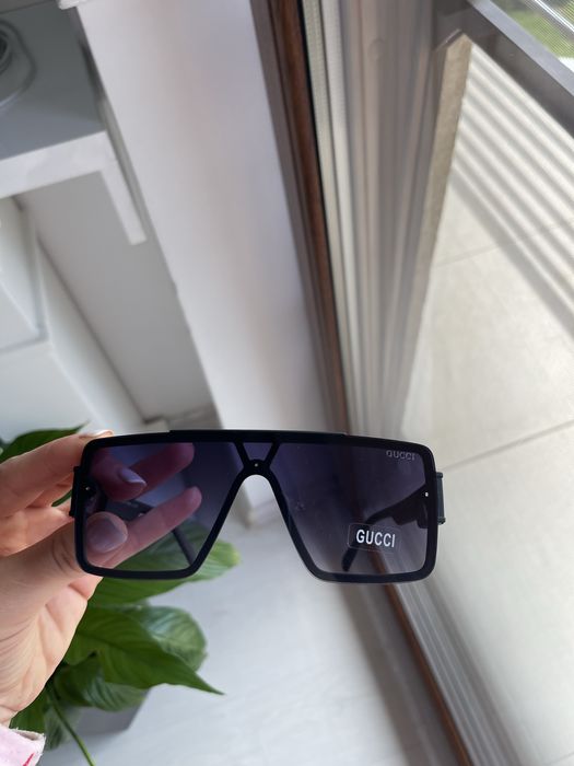 Ochelari de soare noi