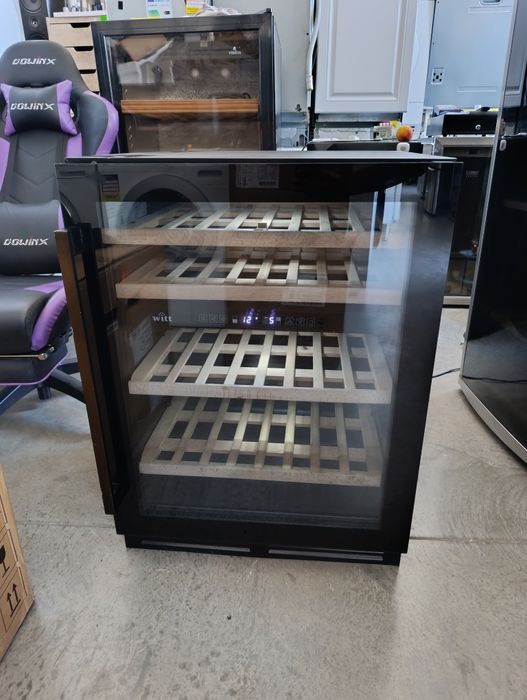 Нова!!! Витрина за вино WITT