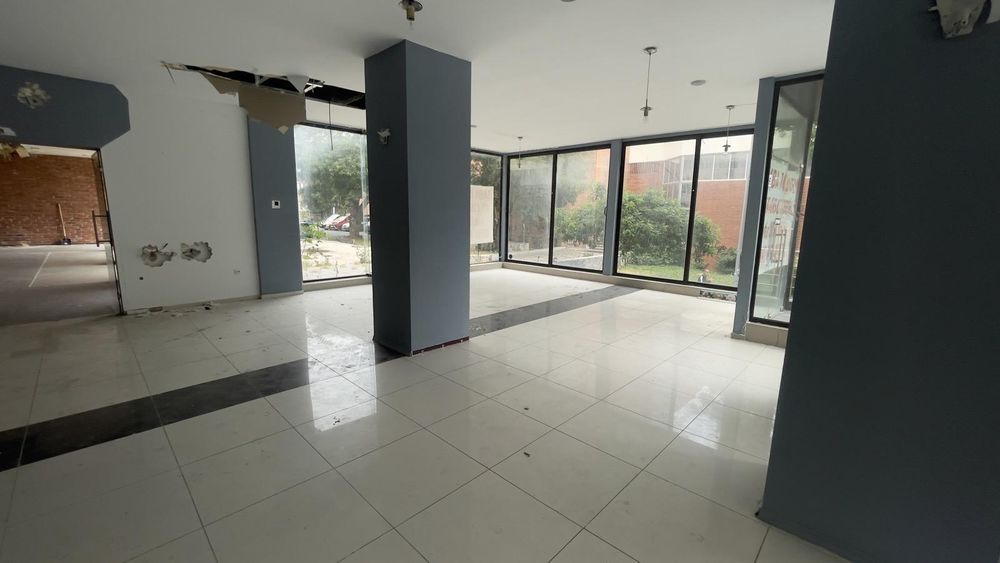 Продава се Заведение в Бургас, Възраждане - 530 кв.м за 1416 €/кв.м - Снимка #3