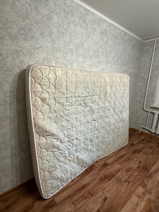 Продам матрас,200х220