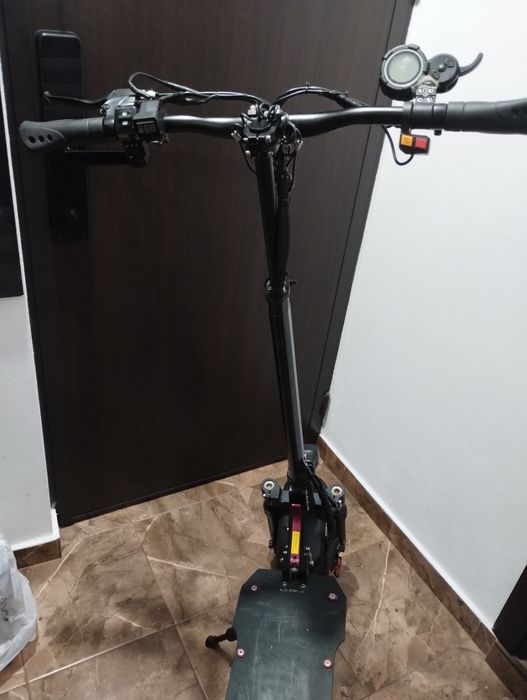 Trotinetă electrică Hallo knight