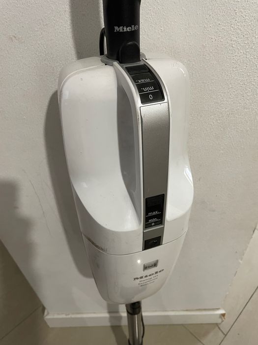 Vand Aspirator Miele defect Swing H1 Excellence Ecoline de calitate.