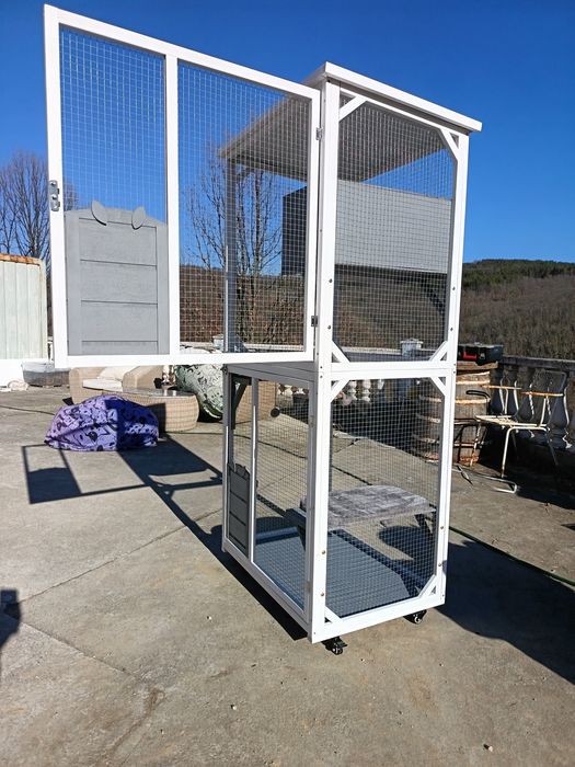 Котешко дърво клетка на колела