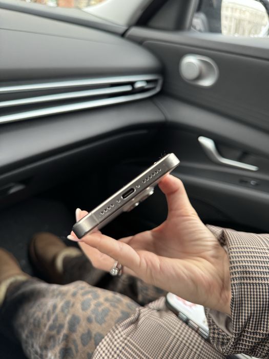 продам Iphone 15 pro max