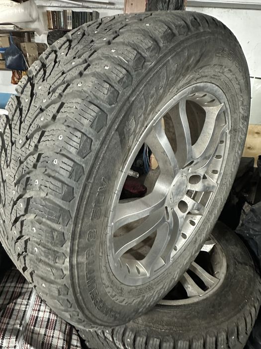 Продам зимнюю резину с дисками