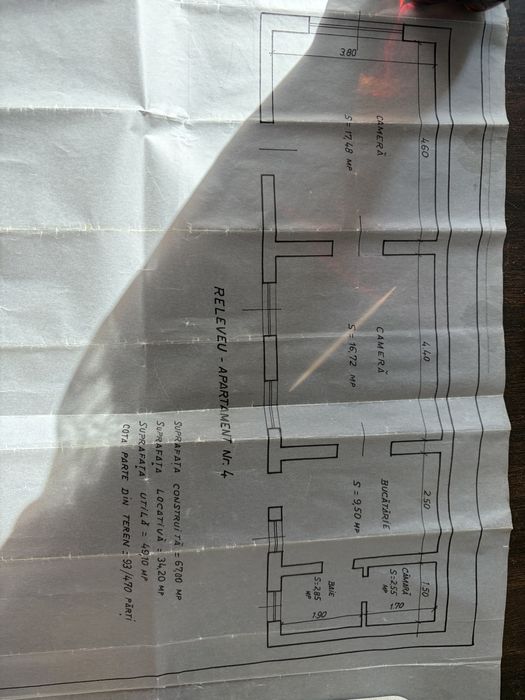 Apartament curte comuna ,centru ,langa Liceul Eminescu