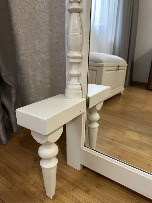 Продам старинное зеркало и сундукчок