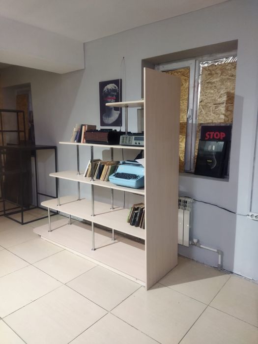 Мебель, для кафе и магазина.