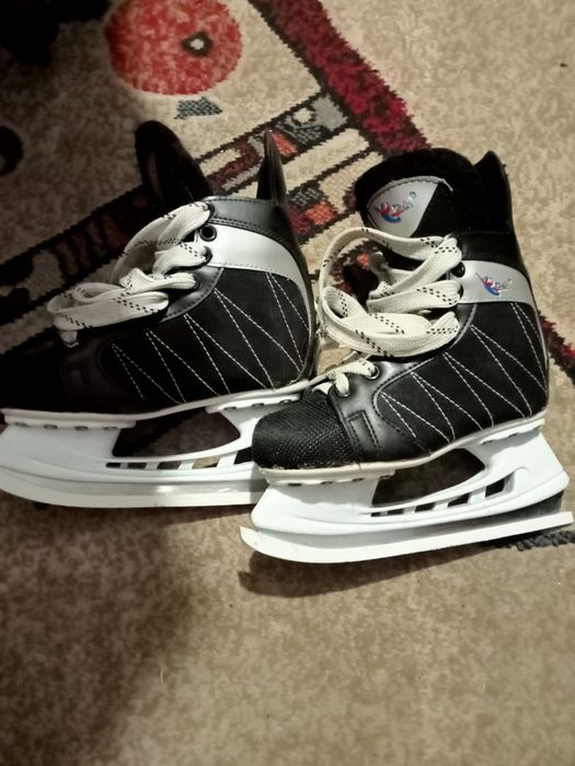 Продам коньки для мальчиков.