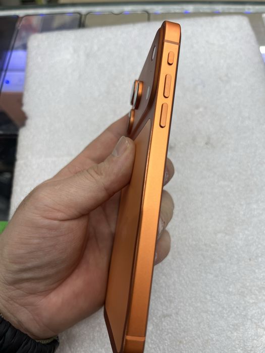 17pro корпусе 64Гб