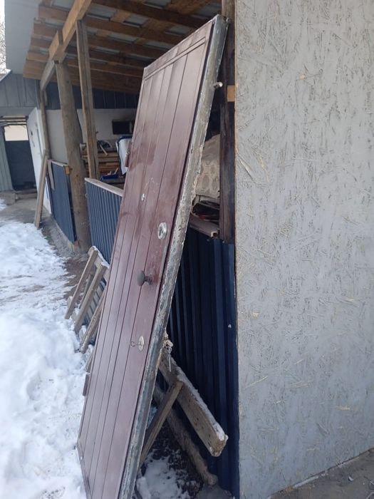 Железо есік сатылады