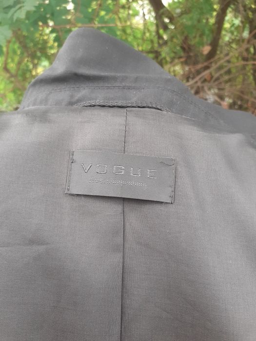 Дамско сако,вталено, делово.Vogue,черно, 40 размер