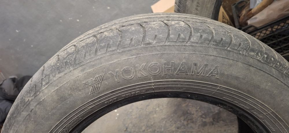 Продам пару шин YOKOHAMA BluEarth