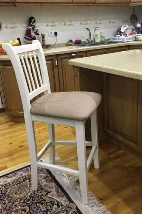 Барные стулья из дерева