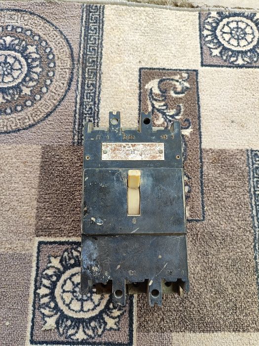 Автомат выключател