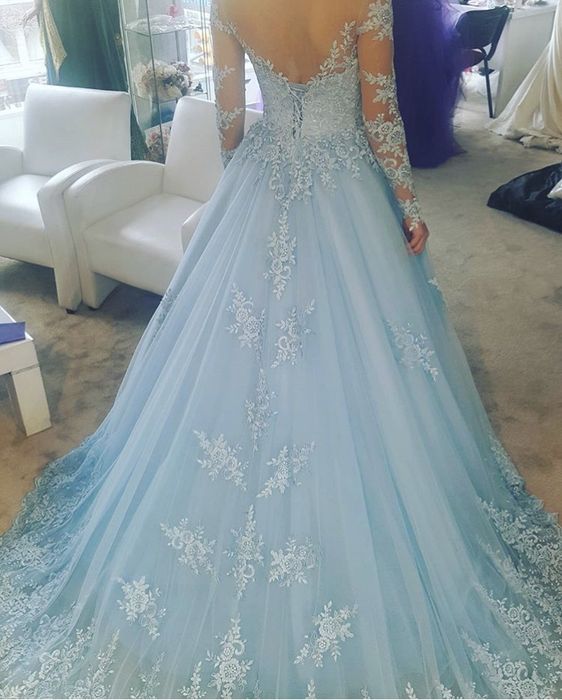 Платье на узату вечернее бальное