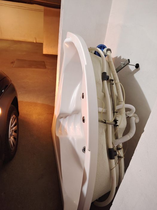 Cada cu hidromasaj, in stare functionala