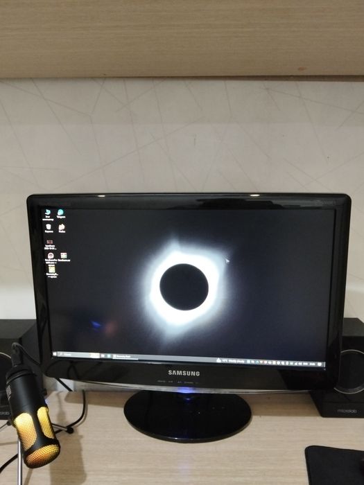 Монитор 60гц 20дюймов 1600x900