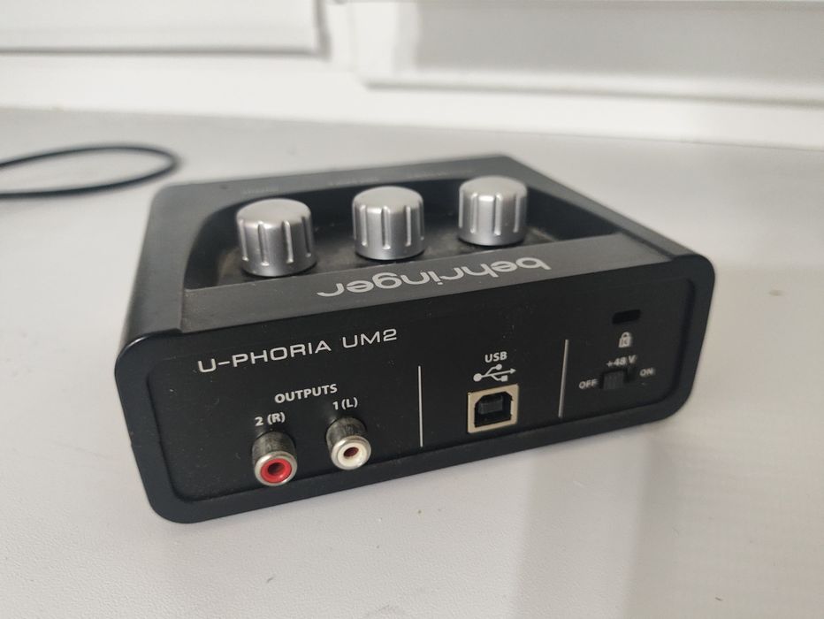 Аудиокарта Звукавая карта Behringer