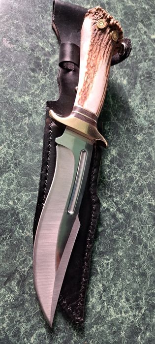 Vand cutit de vanatoare lucrat mamual