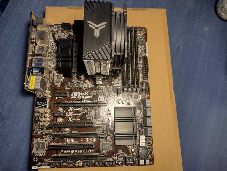Дъно ASRock,CPU QuadCore Intel Core i5,RAM - 24 GB