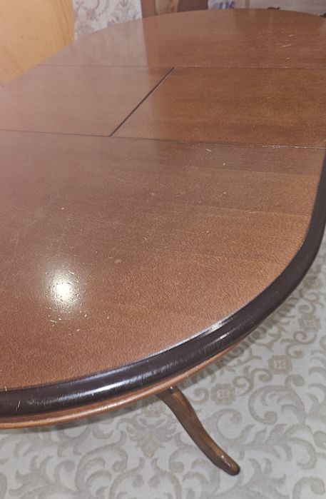 Продам обеденный стол из дуба