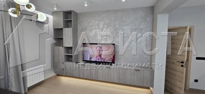 Дава се под наем Двустаен апартамент в София, Център - 60 кв.м за 1250 € - Снимка #2