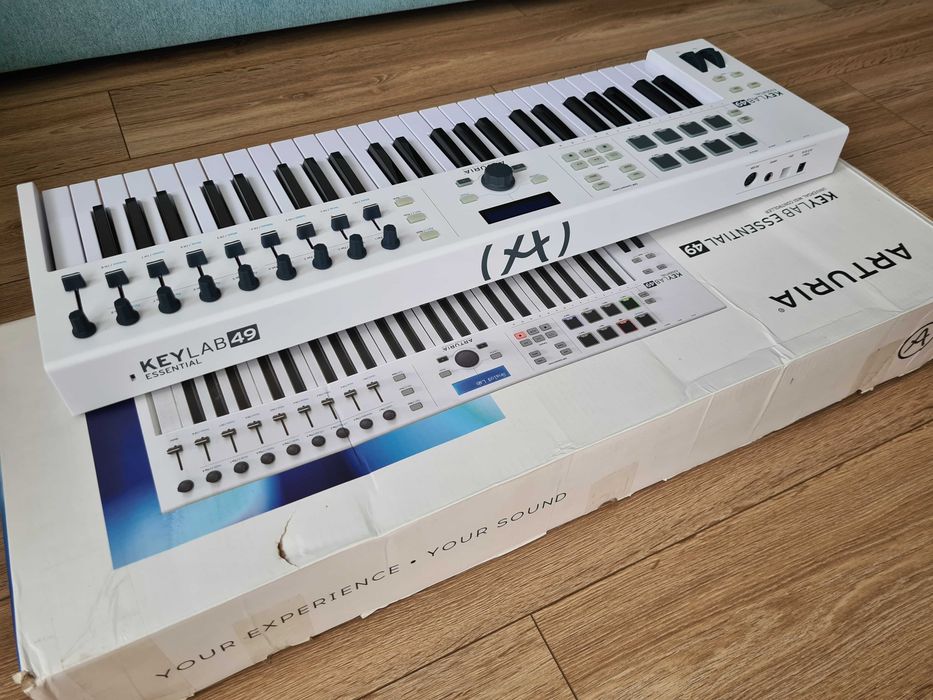Arturia KeyLab Essential 49 mk3 Миди клавиатура