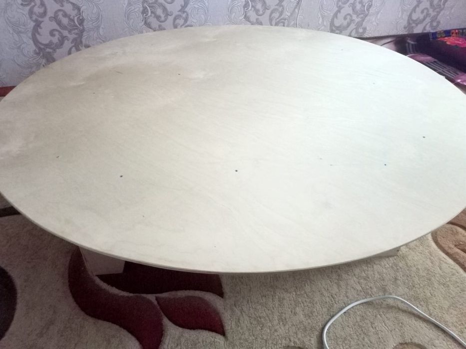 Продам круглый стол
