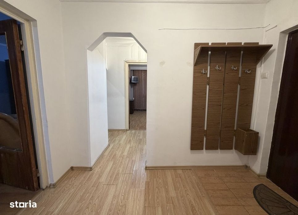 Vand apartament 3 camere