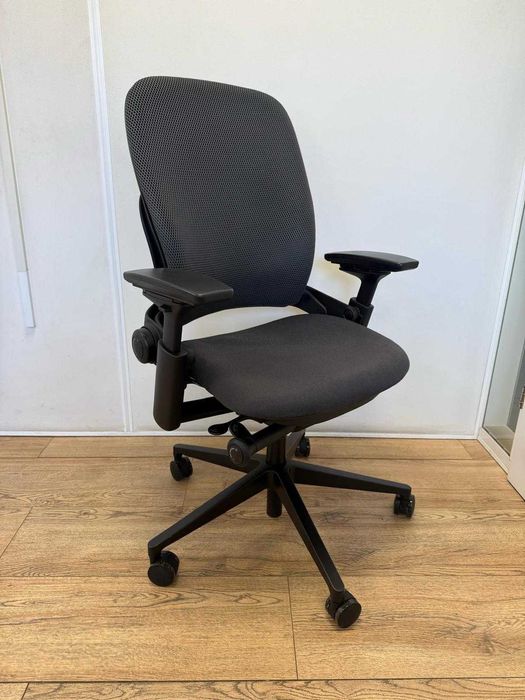 Refurbished Steelcase Leap V2 3D Knit
