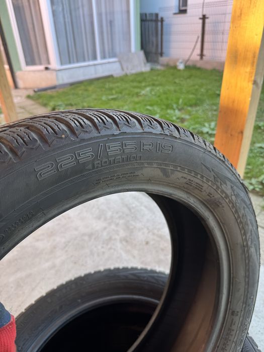 Anvelope de iarna 225 55 19 nokian