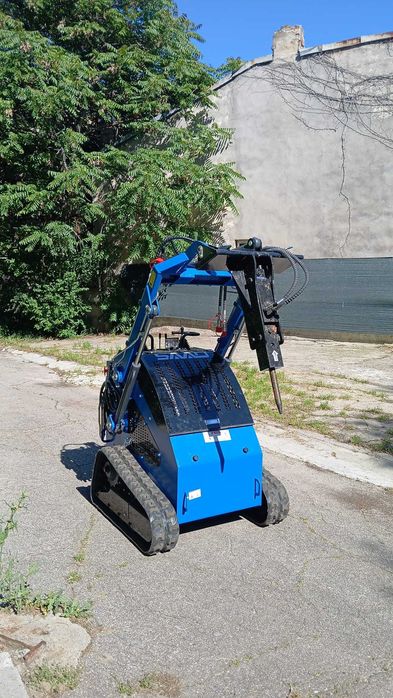 Inchiriere/vanzare  Mini Buldoexcavator cu multiple accesorii incluse