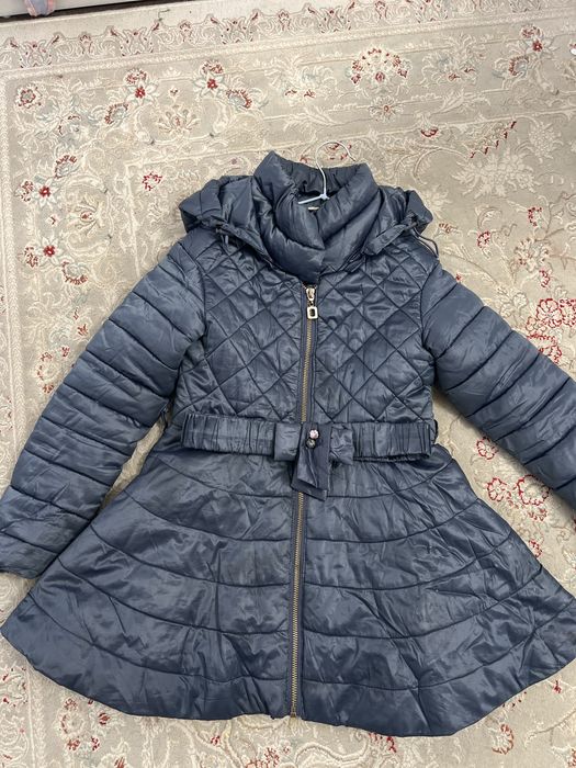 Курточка на девочку 7000тг